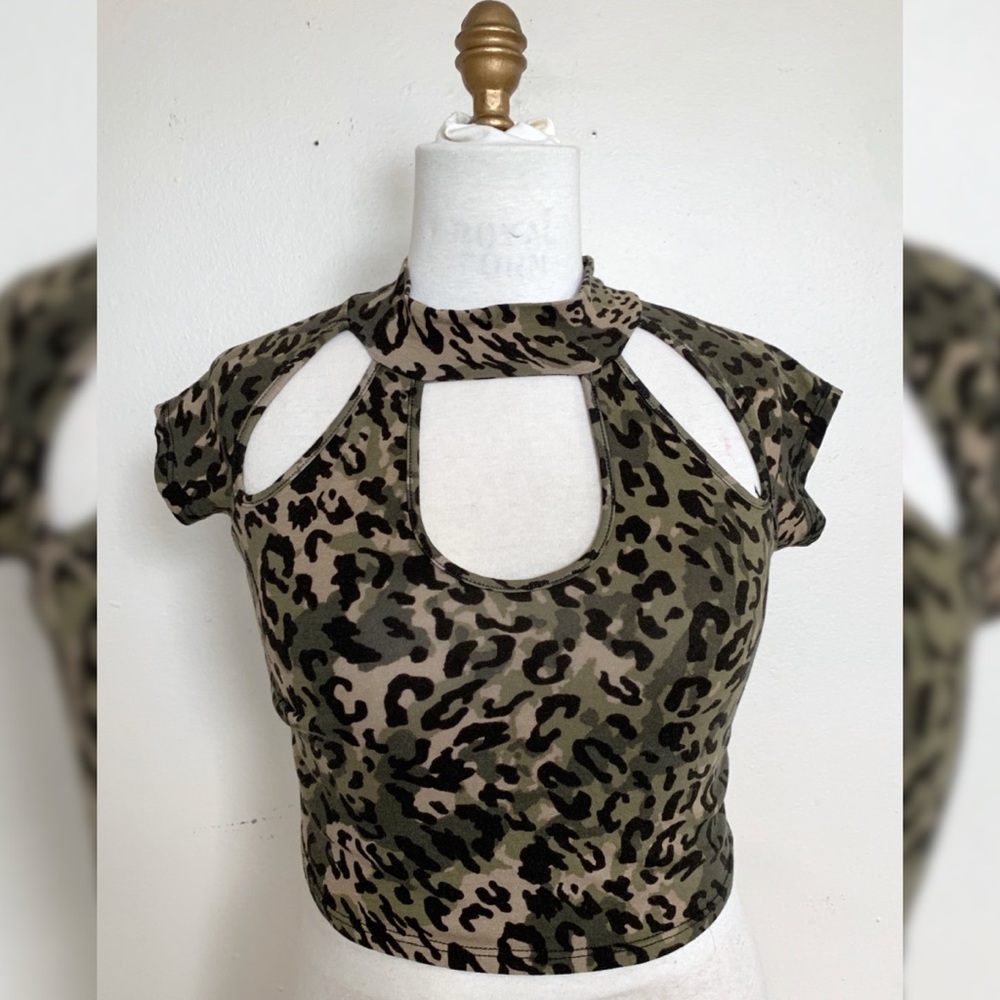 Sexy Camo Keyhole Choker style Crop Top